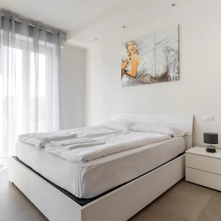 Apartment Sunshine By Wonderful Italy Desenzano del Garda